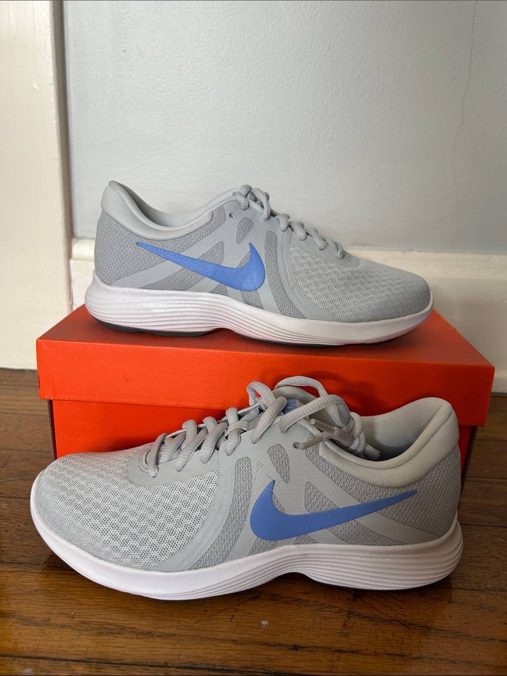 Nike Womens Revolution 4
